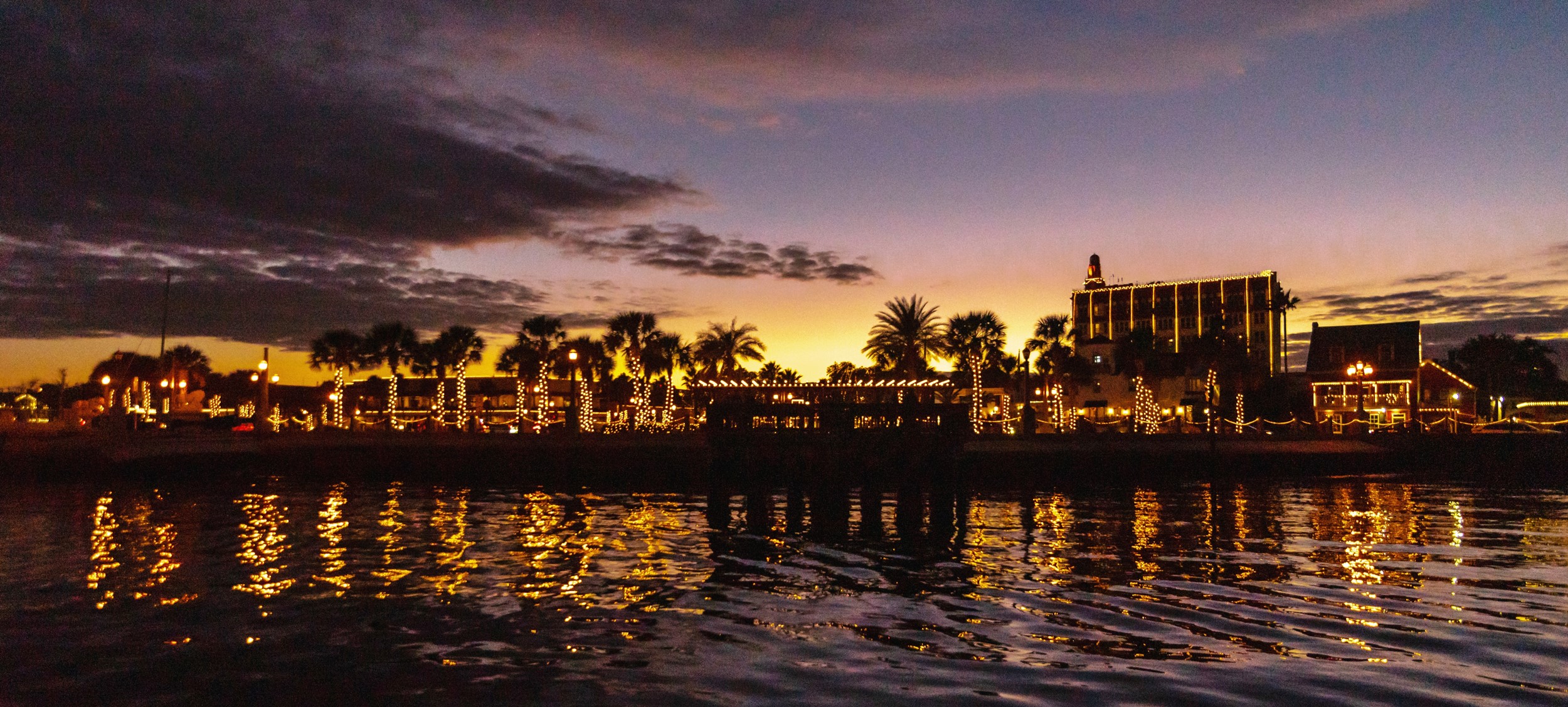 Nights of Lights Cruise Nov21-Jan18